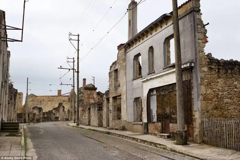 oradour sur glane   distrutta dai nazisti nel 1944