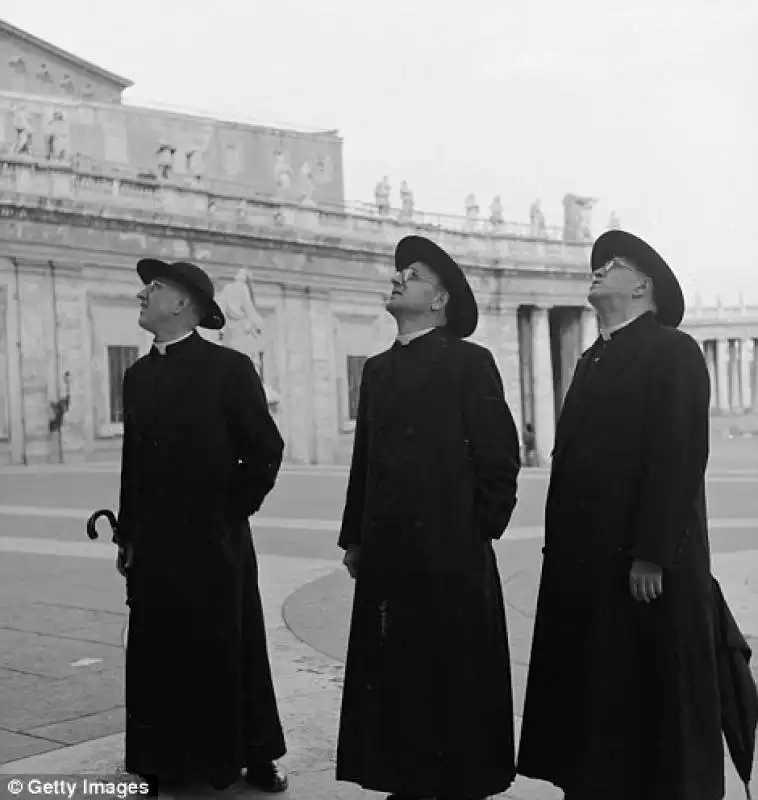 parroci in visita a san pietro   roma