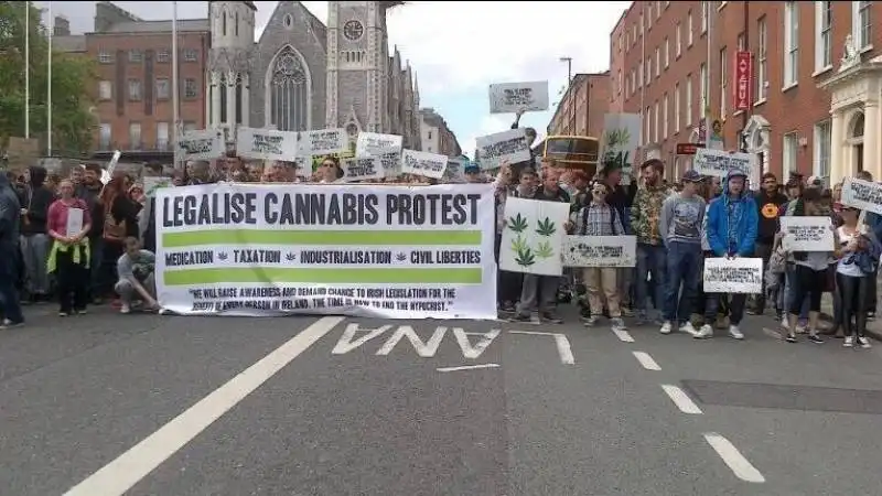 protesta pro cannabis in irlanda