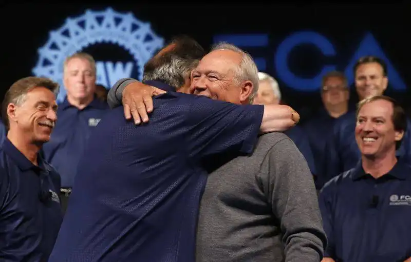 SERGIO MARCHIONNE E DENNIS WILLIAMS