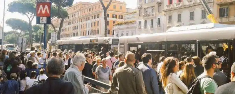 si ferma la metropolitana di roma  3