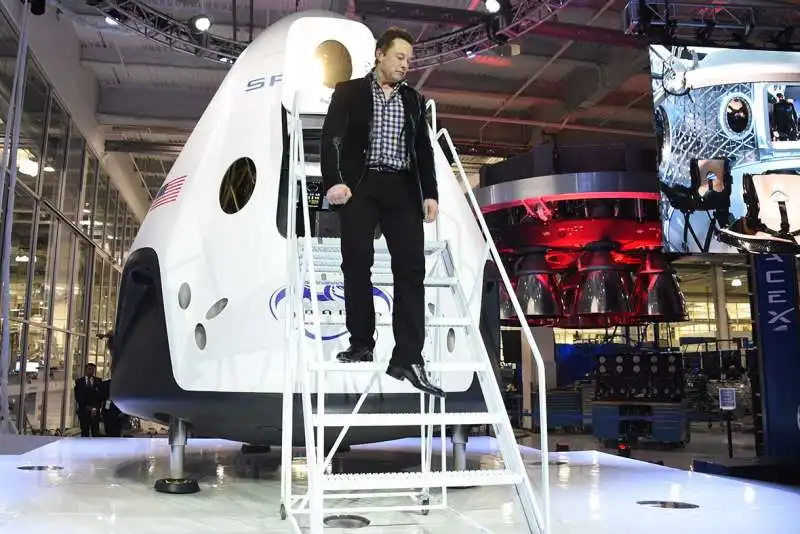 ELON MUSK SPACEX 3