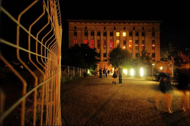 il berghain club diventato istituzione