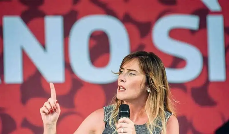 MARIA ELENA BOSCHI E IL REFERENDUM