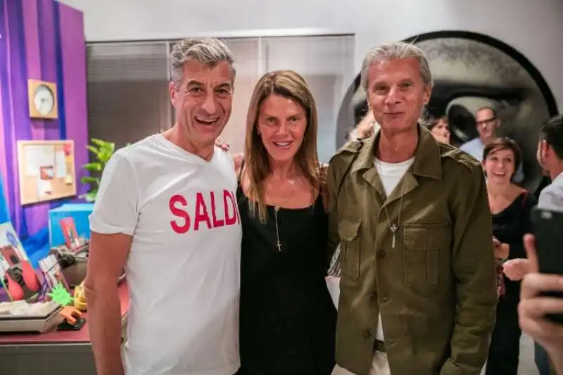 maurizio cattelan   anna dello russo   angelo gioia  