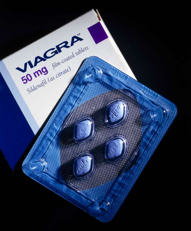 Viagra, 20 anni di pillola blu: nacque per il cuore, l'erezione era un  effetto collaterale