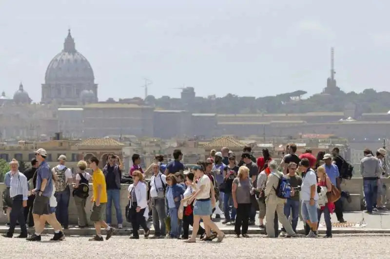 TURISTI ROMA 3