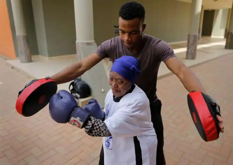 allenamento nonne pugili  di johannesburg