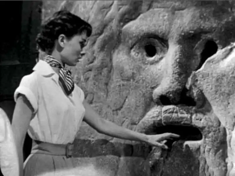 AUDREY HEPBURN ALLA BOCCA DELLA VERITA