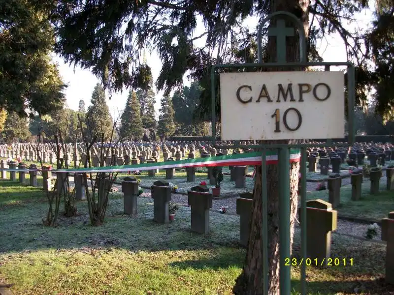 cimitero maggiore campo 10