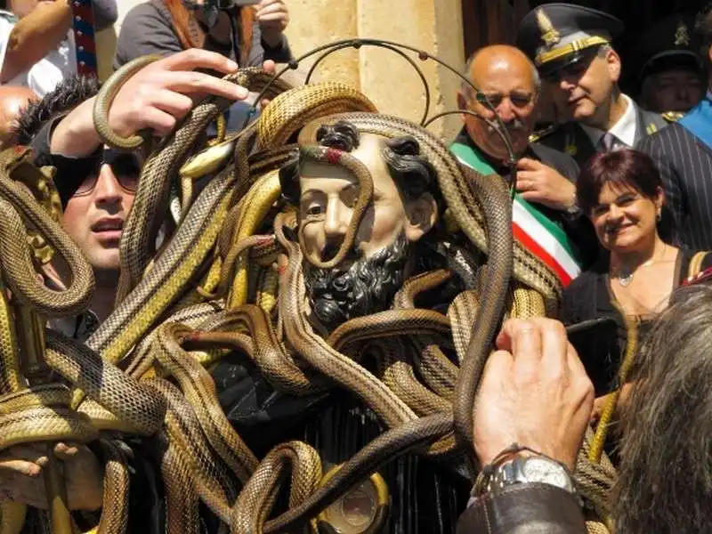 Cocullo, Abruzzo, la festa di San Domenico