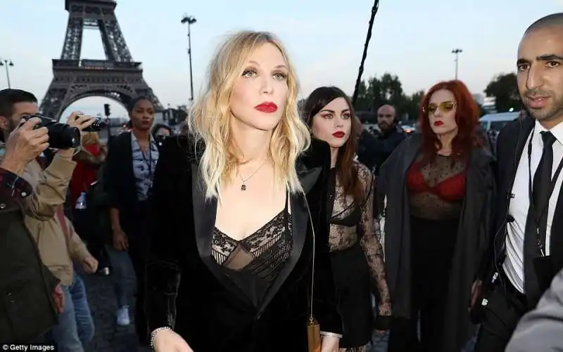 courtney e francis alla paris fashion week