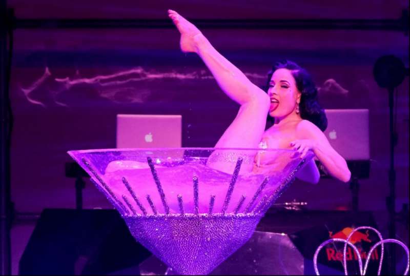 dita von teese alla ny fashion week