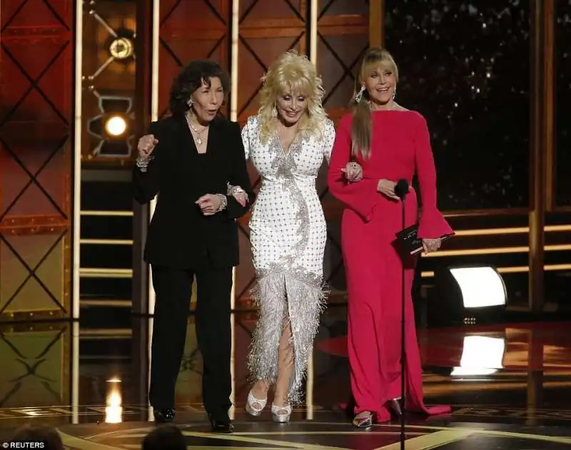 dolly parton agli emmy