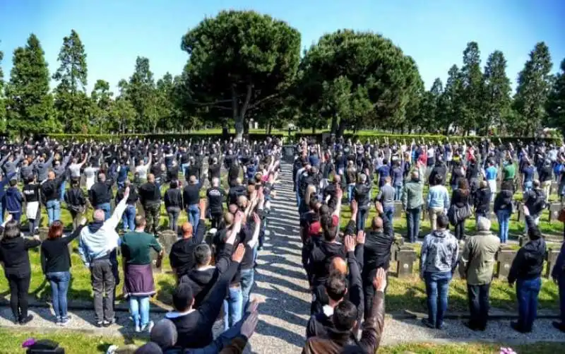 fasci al cimitero di Milano