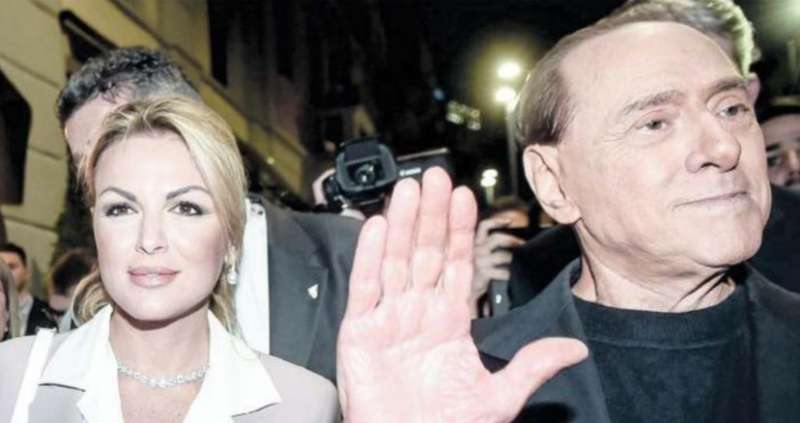 FRANCESCA PASCALE E SILVIO BERLUSCONI