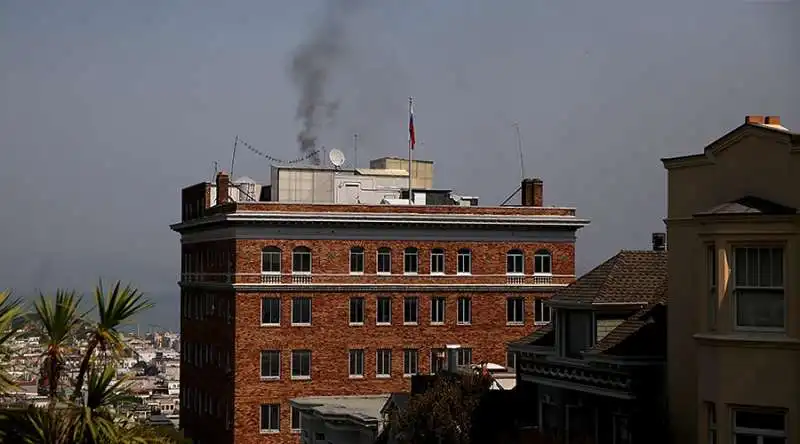 fumo dal consolato  russo a san francisco 