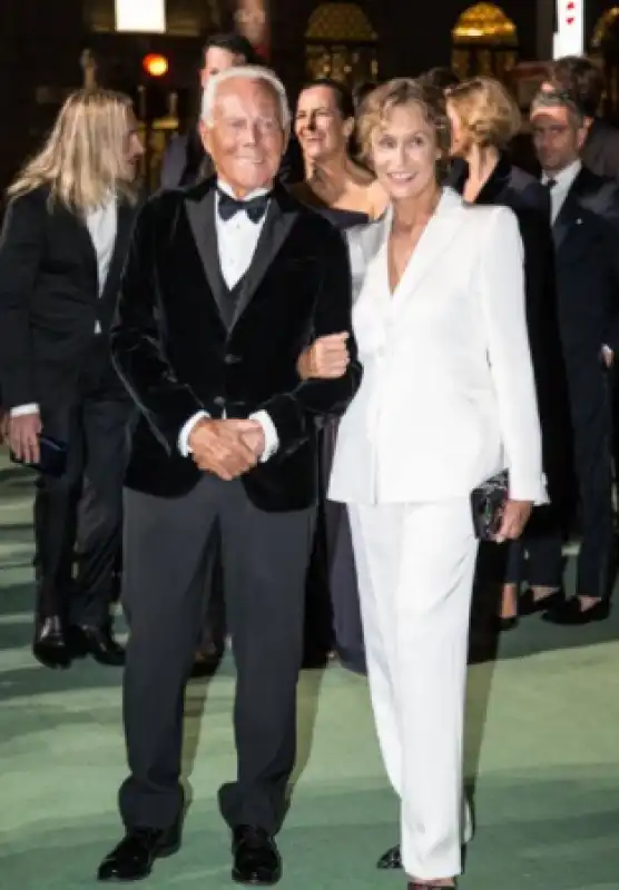 giorgio armani e lauren hutton green carpet fashion award