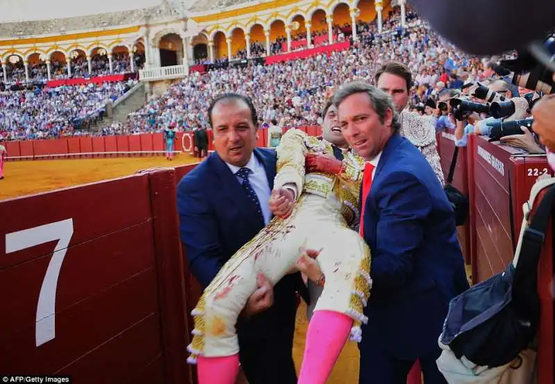 il torero serna postato in ospedale