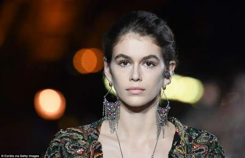 kaia gerber paris fashion week copia 3