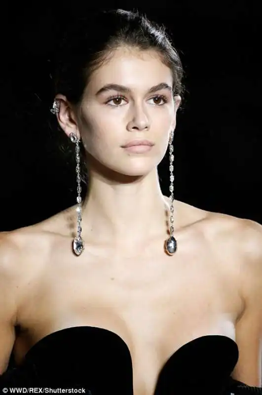 kaia gerber paris fashion week copia 4