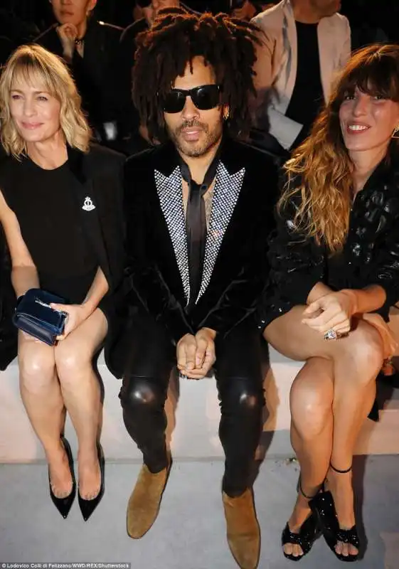 lenny kravitz alla  paris fashion week