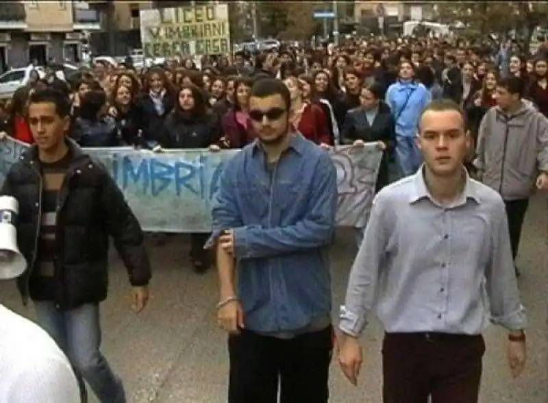 LUIGI DI MAIO AL LICEO IL PRIMO A SINISTRA