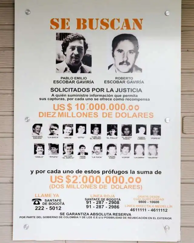 Mandato di cattura per Pablo Escobar Gaviria e suo fratello  Roberto De Jesus 