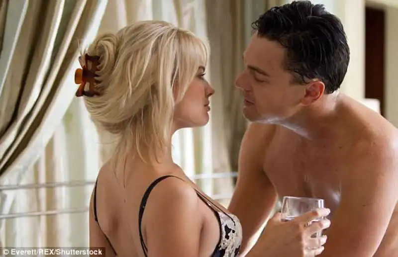 margot robbie e leo di caprio