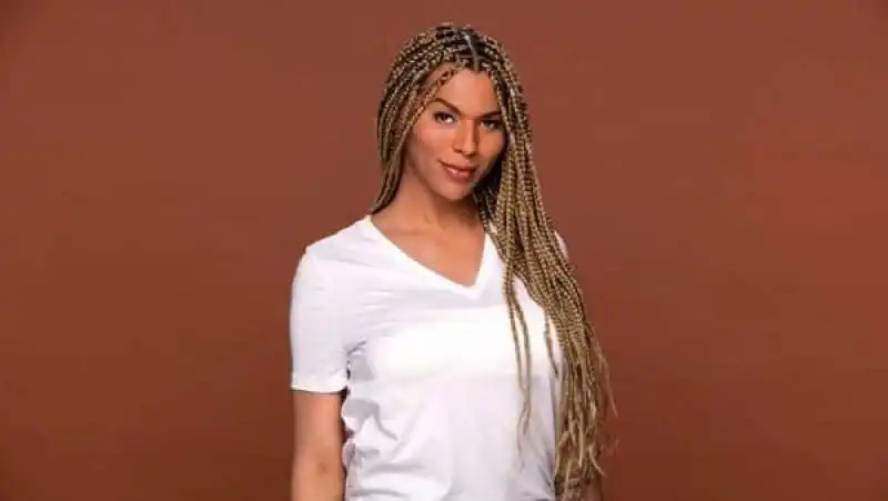 Munroe bergdorf