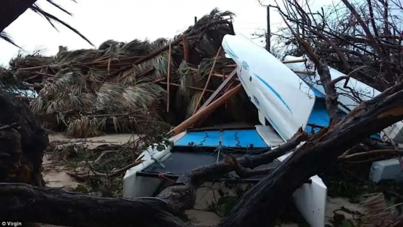 necker island di richard branson distrutta dall uragano irma  3