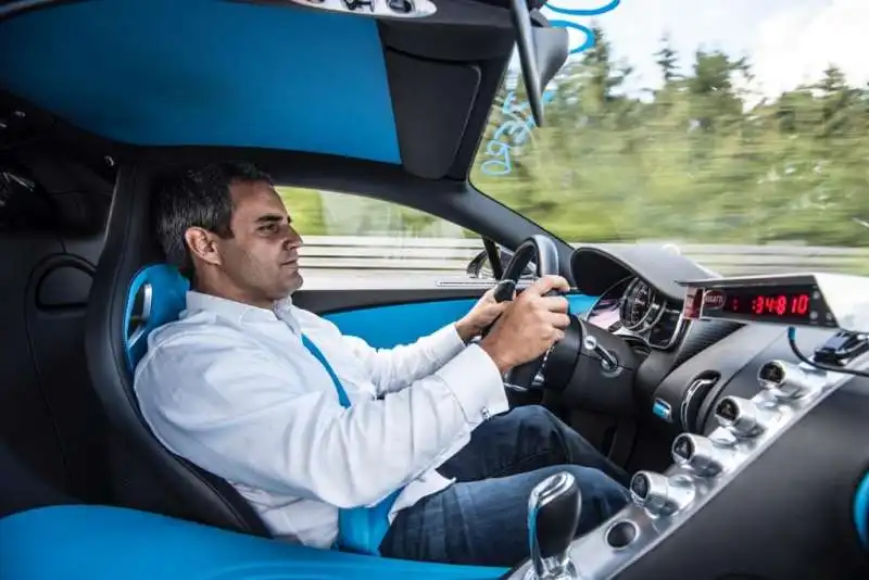 PABLO MONTOYA ALLA GUIDA DELLA BUGATTI CHIRON