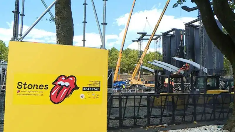 palco rolling stones lucca