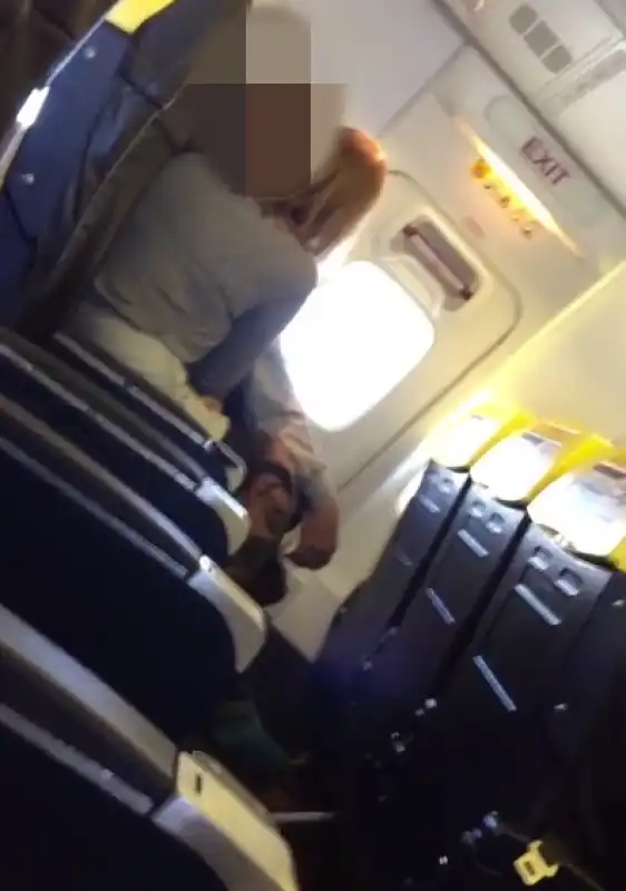 PIPPETTA SUL VOLO RYANAIR 