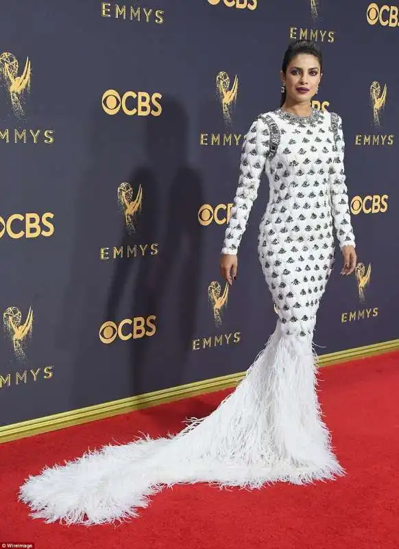 priyanka chopra agli emmy