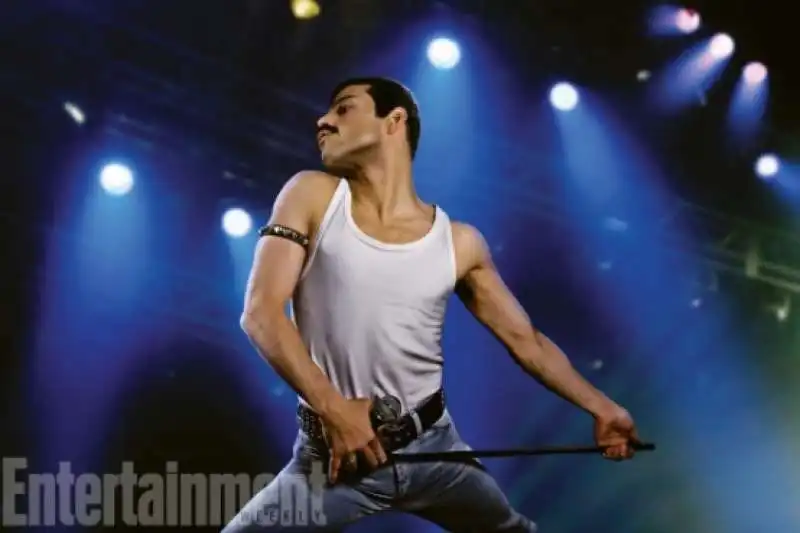 RAMI MALEK NEI PANNI DI FREDDY MERCURY NEL BIOPIC BOHEMIAN RHAPSODY