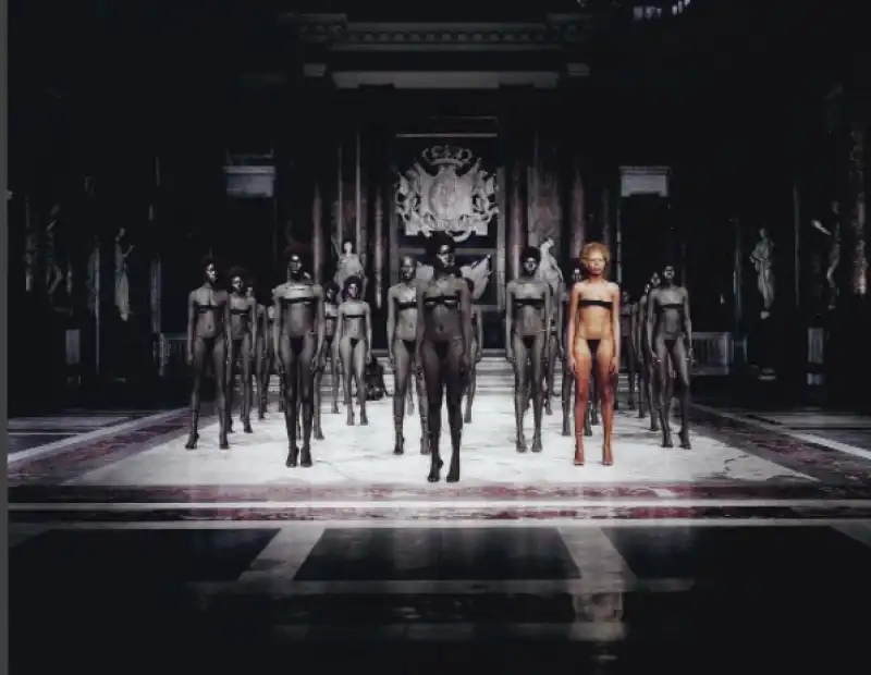 VANESSA BEECROFT