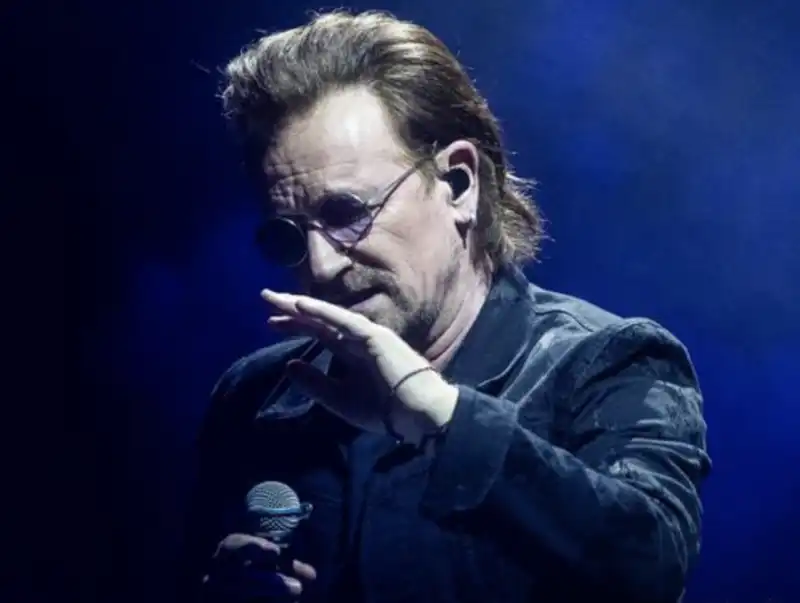 bono perde la voce a berlino 4