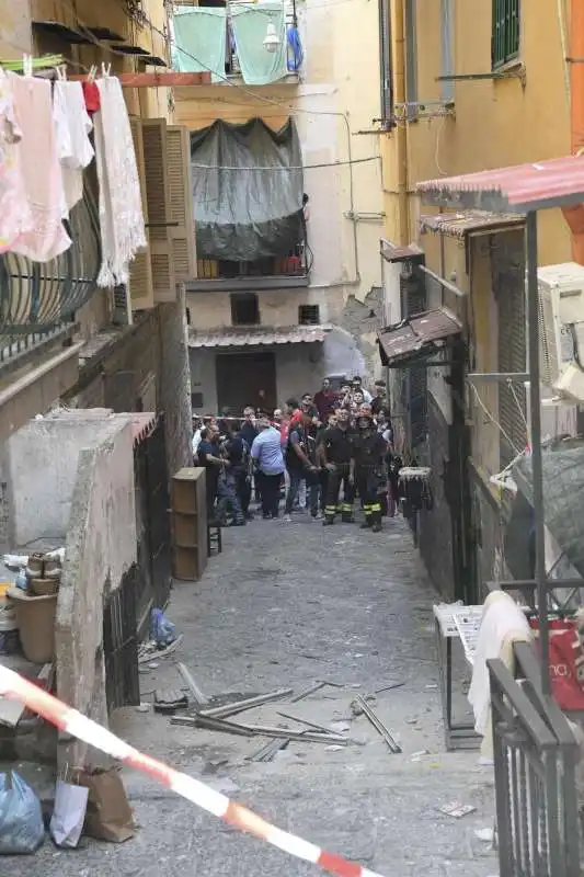 esplosione in un appartamento a napoli 3