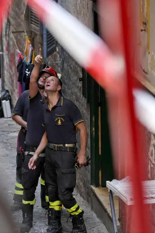 esplosione in un appartamento a napoli 8