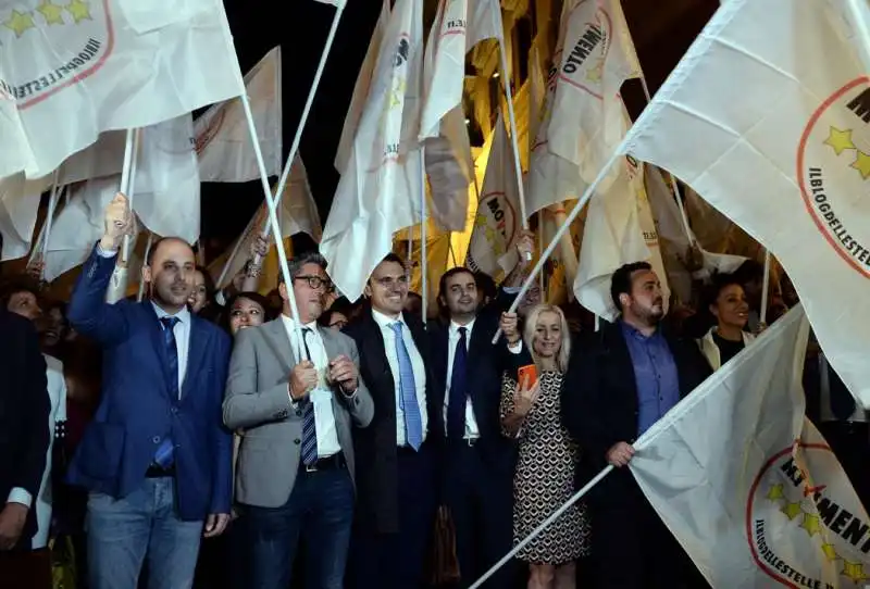 festa m5s per il def 2