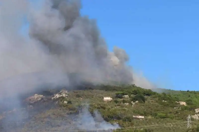 incendio monte serra 11