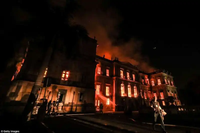 incendio museo nazionale rio de janeiro 1