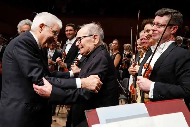 mattarella saluta morricone