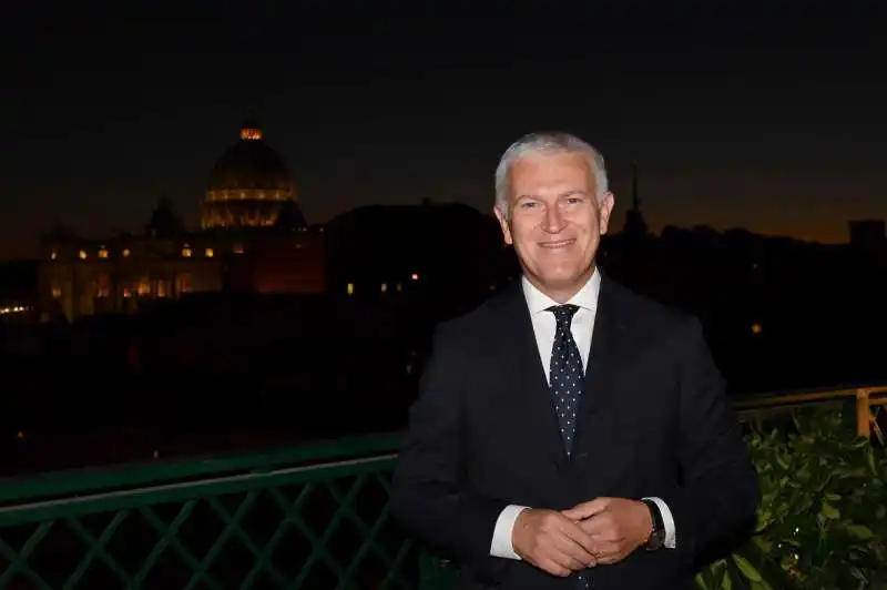 maurizio belpietro sulla terrazza dell atlante star hotel (1)