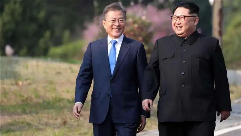 MOON JAE IN KIM JONG UN