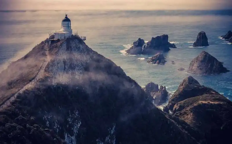 nugget point lighthouse , nuova zelanda