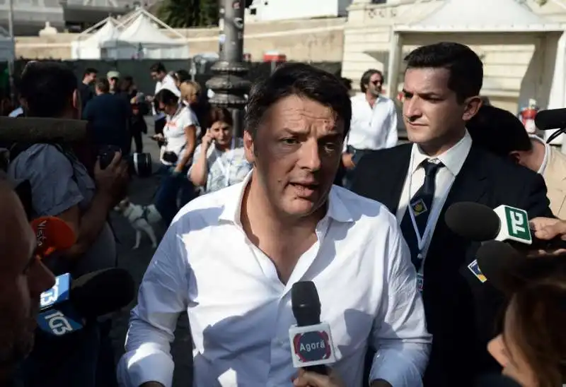 renzi alla manifestazione pd piazza del popolo