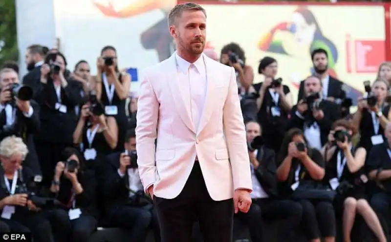 ryan gosling red carpet first man