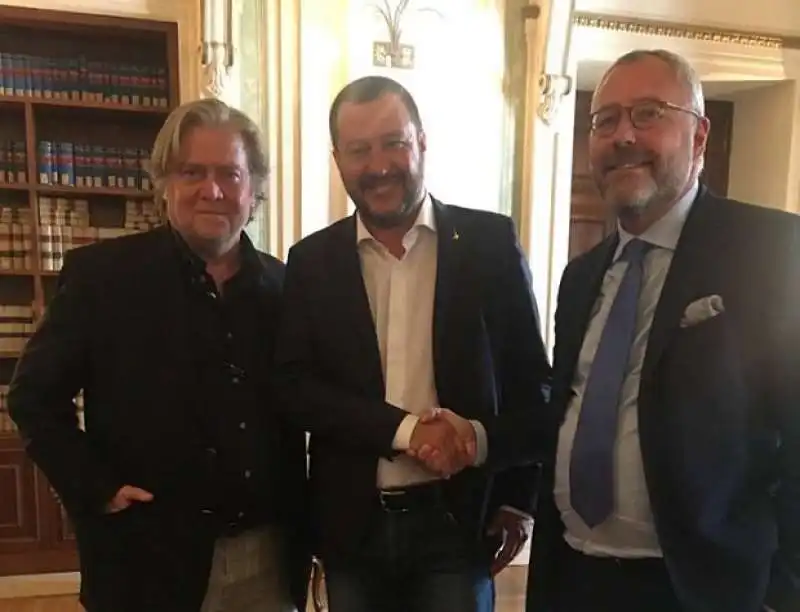 SALVINI BANNON MODRIKAMEN